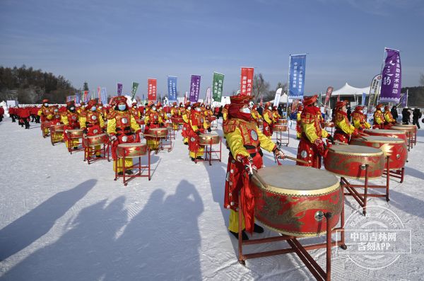 完美体育2024第二十二届中国长春净月潭瓦萨国际滑雪节开幕啦！(图1)