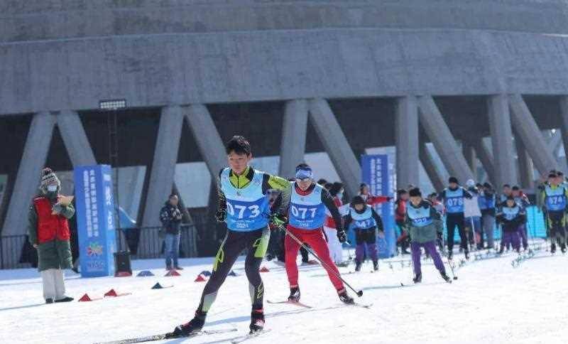 全国青少年四季滑雪挑战赛”2024赛季开启(图2)