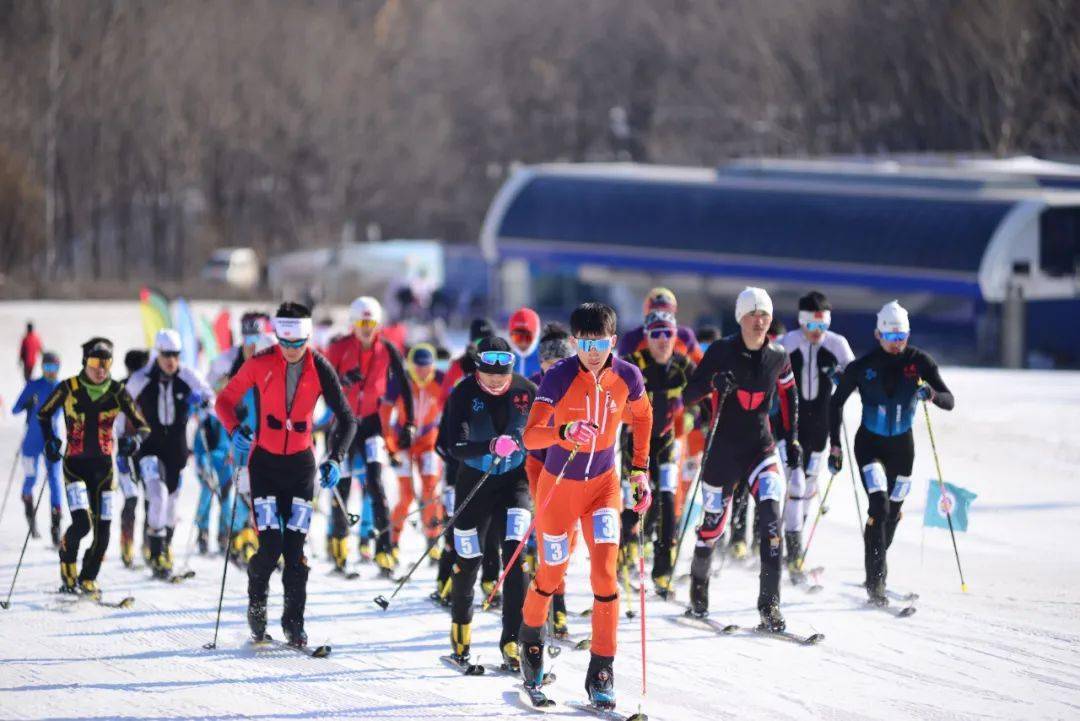202完美体育4全国滑雪登山冠军赛正式开赛(图3)