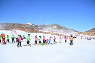 2021-2022雪季廊坊市小学生滑雪冬令营活动圆满落幕完美体育网站(图5)