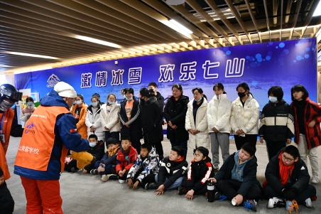 2021-2022雪季廊坊市小学生滑雪冬令营活动圆满落幕完美体育网站(图3)