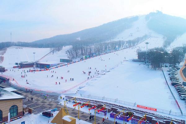 横道完美体育网站滑雪场(图3)