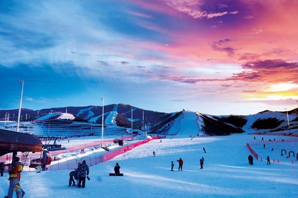 横道完美体育网站滑雪场(图1)