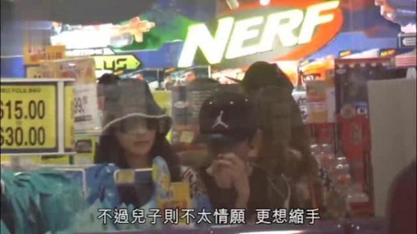 闹大了！谢霆锋大儿子恋上46岁女教练张柏芝被气进医院(图10)
