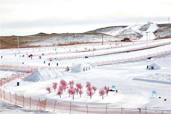 大河湾滑雪场(图1)