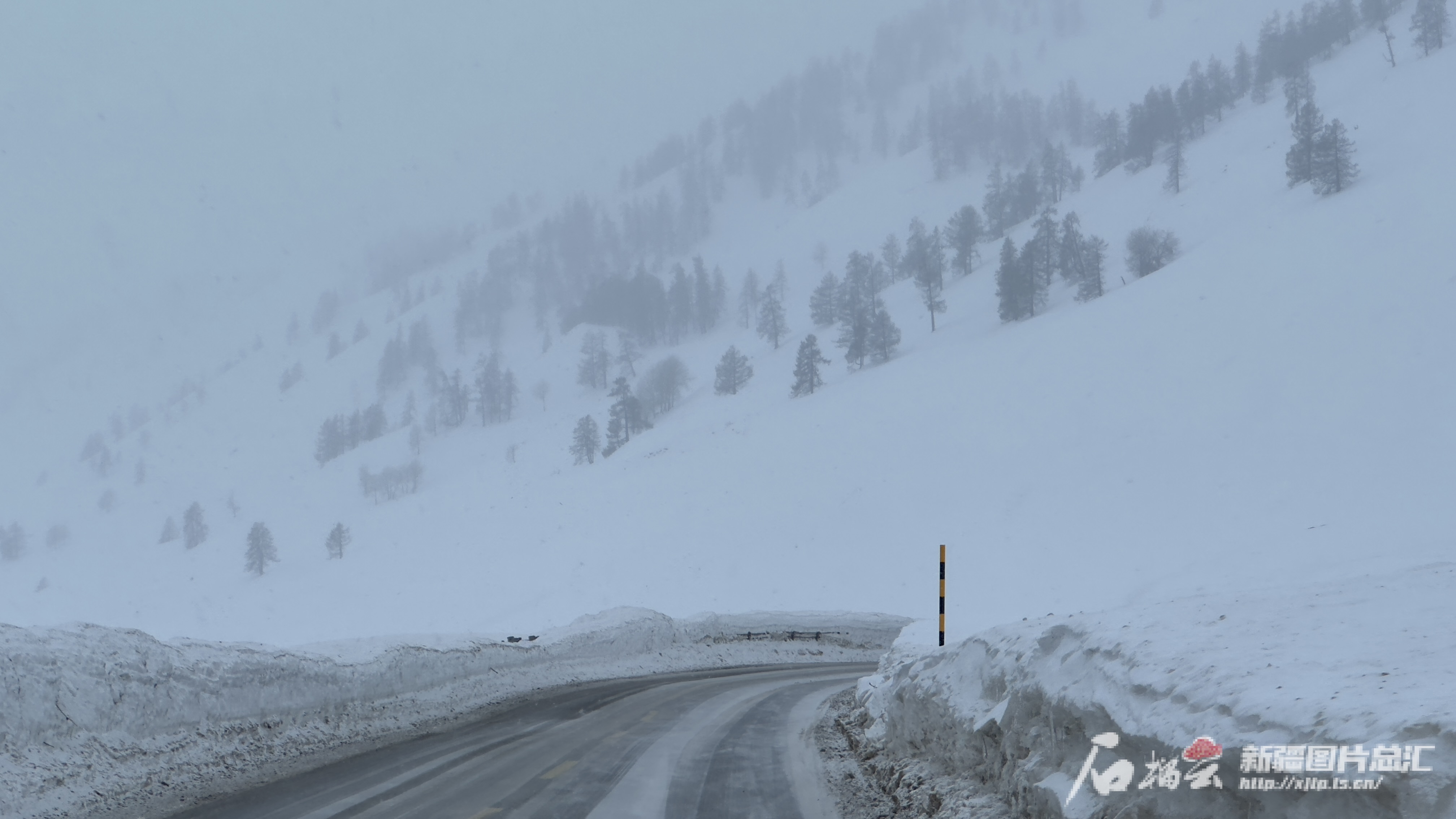 喀纳斯交警提示：这些路段易发生推山雪通过时严禁停留(图2)
