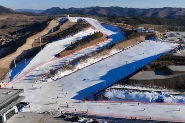 七彩太行云上滑雪场(图2)