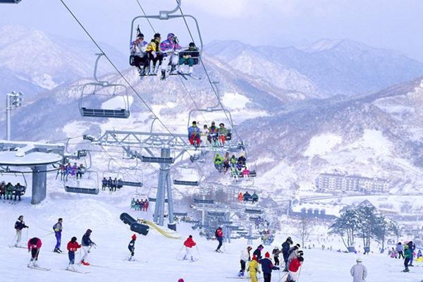 亚布力新体委滑雪场(图1)