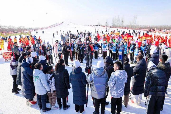 2024世界雪日暨国际儿童滑雪节相约鸣翠湖主会场隆重开幕！(图5)