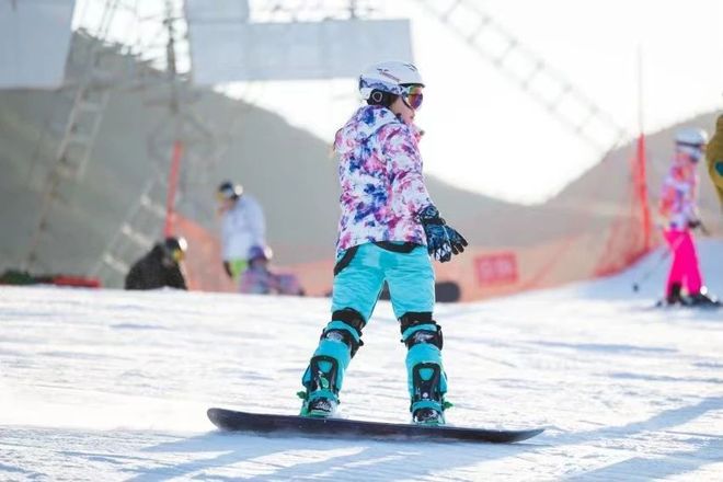 完美体育网站【2024冰雪总动员】三天两夜滑雪冬训营(图7)