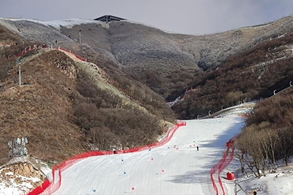 国家高山滑雪中心(图1)