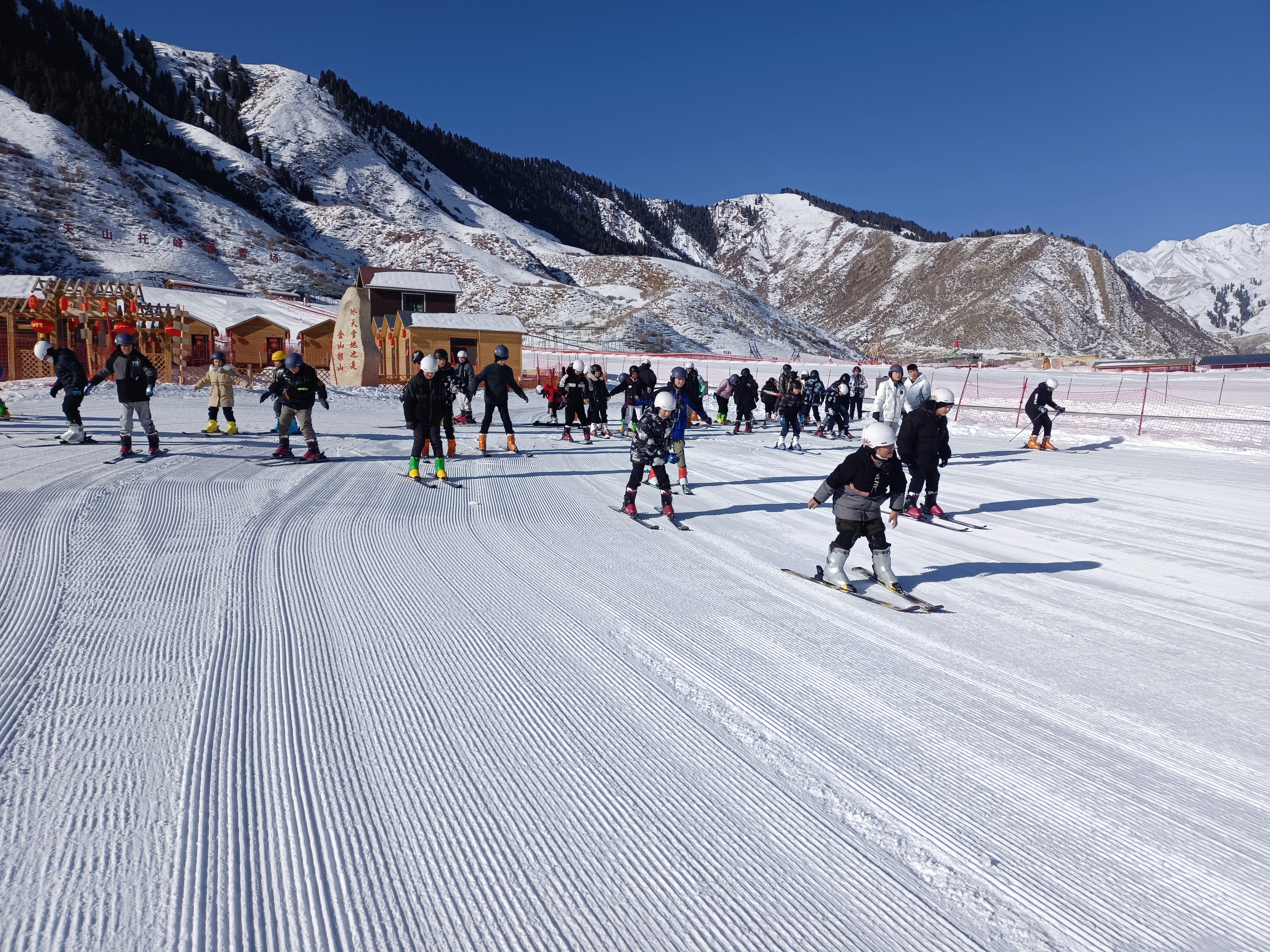 完美体育奔跑、跳跃、滑动青少年的运动快乐都在这里了(图6)