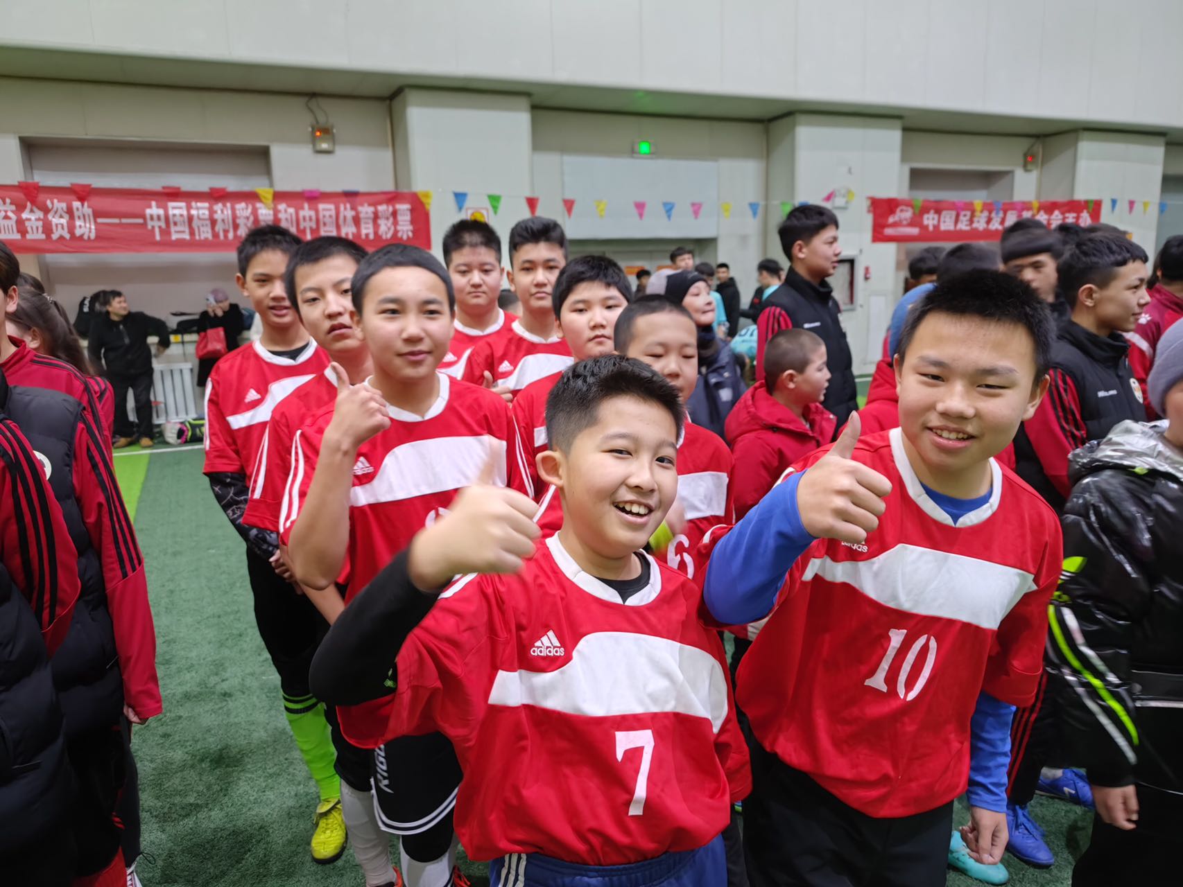 完美体育奔跑、跳跃、滑动青少年的运动快乐都在这里了(图8)