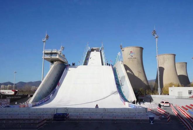 完美体育网站2024年滑雪大跳台世界杯精彩延续！(图2)