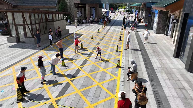 2024年中国轮滑（自由式轮滑）公开赛（吉林市站）在吉林市冰雪试验区开赛(图4)