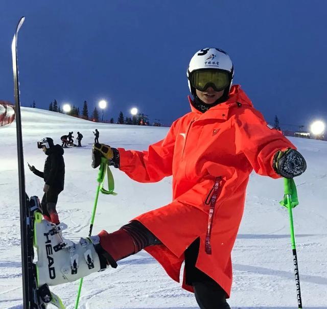 《冰雪知识微课堂》高山滑雪项目有多刺激您知道嘛？(图1)