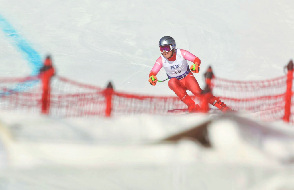 全国高山滑雪锦标赛在延庆开赛170人完美体育争夺冬运会入场券(图1)