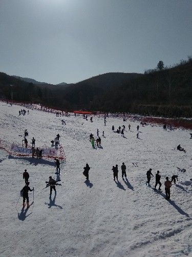 滑完美体育雪技巧体验大自然乐趣(图1)