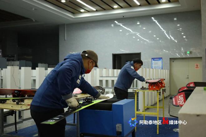 新雪季即将到来！新疆阿勒泰将军山国际滑雪度假区紧锣密鼓筹备中(图1)