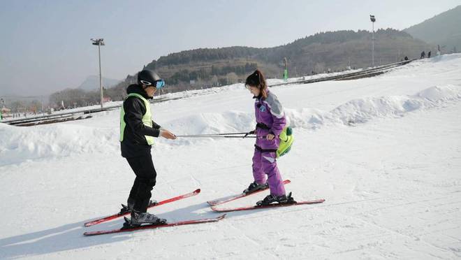 《途步山东》银装素裹时滑雪入门课(图3)