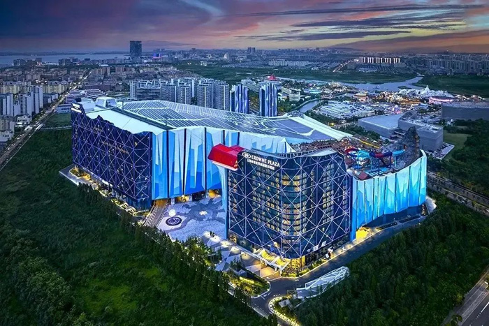 冰雪奇缘光影筑梦——联建光电点亮全球最大室内滑雪场馆(图1)