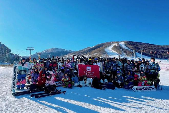 盘点国内热衷于滑雪的几所高校大学里也能尽情滑雪(图11)