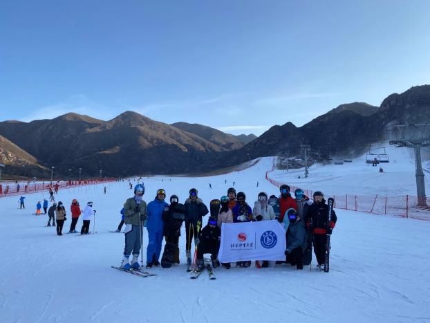 盘点国内热衷于滑雪的几所高校大学里也能尽情滑雪(图12)