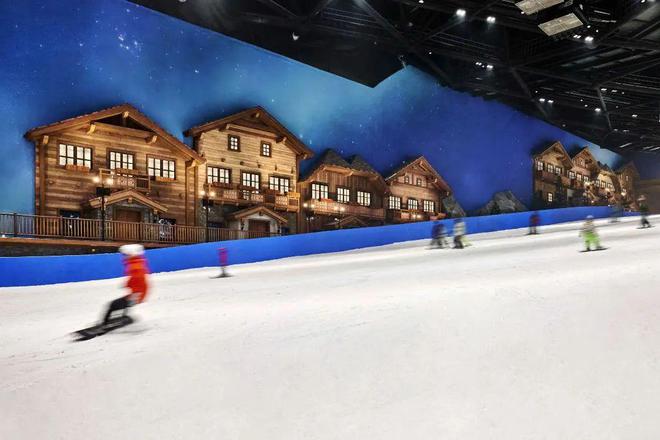 “全球最大”室内滑雪场正式开放(图10)