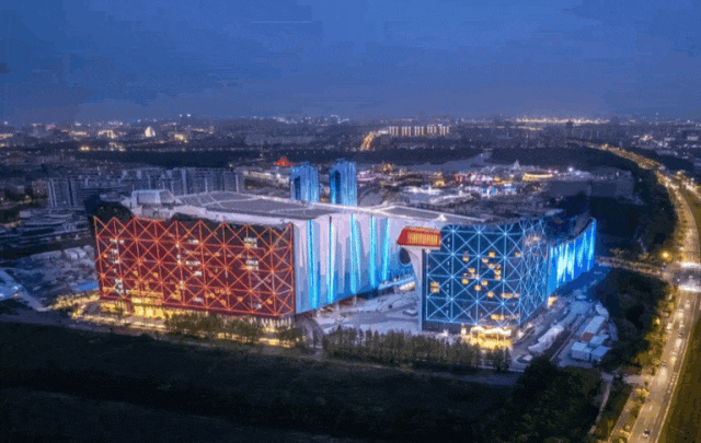 “全球最大”室内滑雪场正式开放(图17)