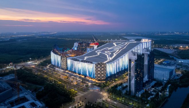 “全球最大”室内滑雪场正式开放(图16)