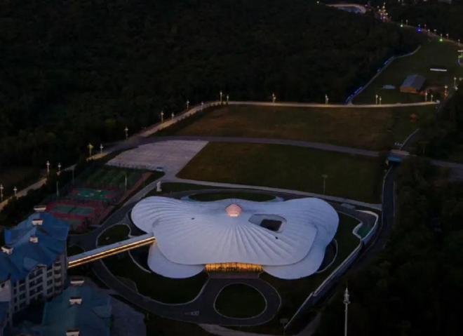 雪山下的帐篷亚布力论坛永久会址(图5)