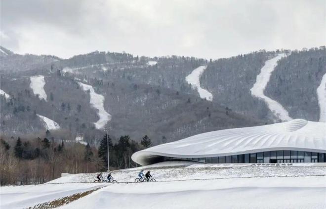 雪山下的帐篷亚布力论坛永久会址(图20)