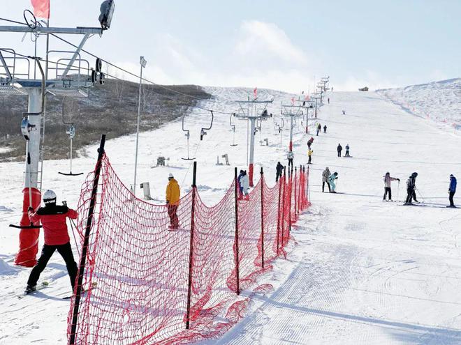 快来“最北雪道”——呼伦贝尔牙克石凤凰山滑雪场超炫滑雪吧！(图8)