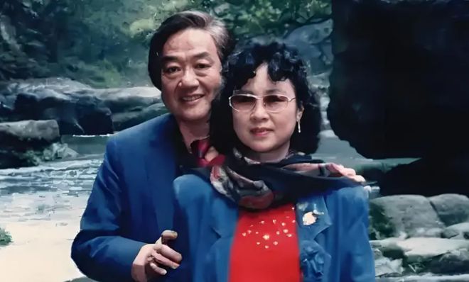 琼瑶平鑫涛墓地相隔两公里！对方离完美体育网站世后琼瑶连他名字都不想听到(图6)