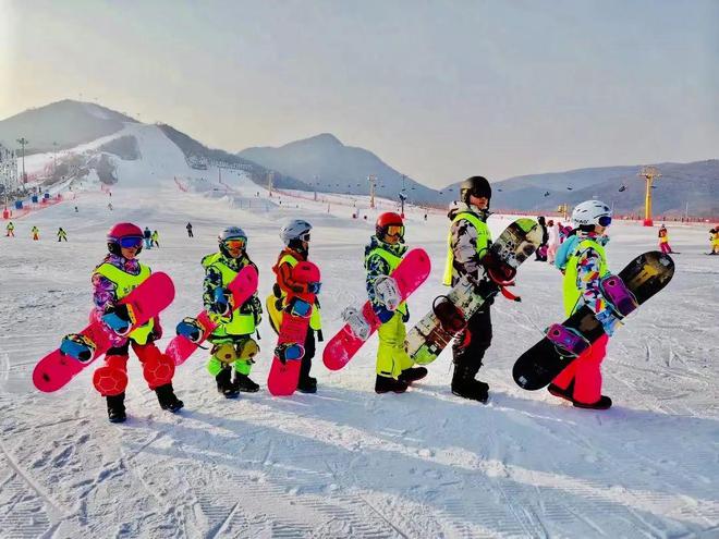 可以天天回家！北京家门口的专业滑雪营世界冠任技术顾问！(图3)
