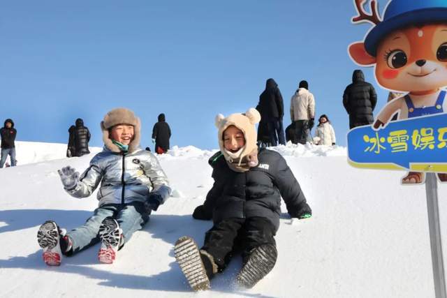 完美体育岭上兴安热“雪”沸腾(图16)