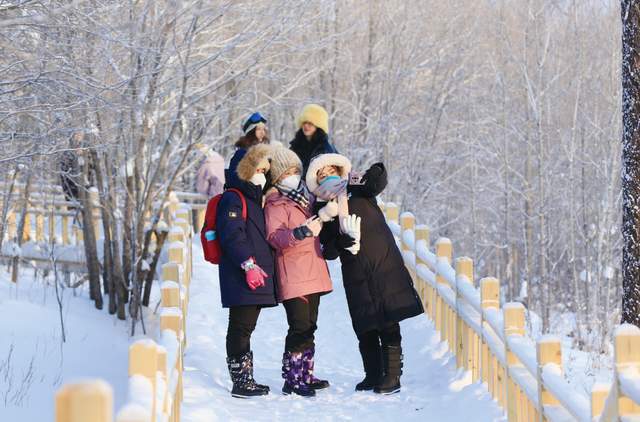 完美体育岭上兴安热“雪”沸腾(图18)