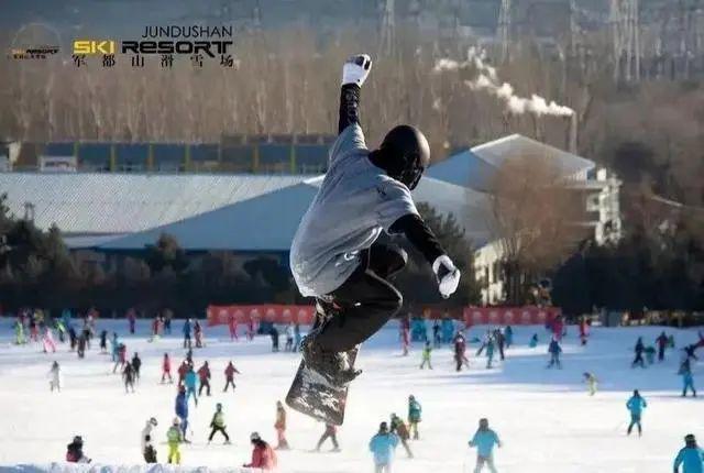 冰雪头条：京郊13大滑雪场游玩攻略(图3)