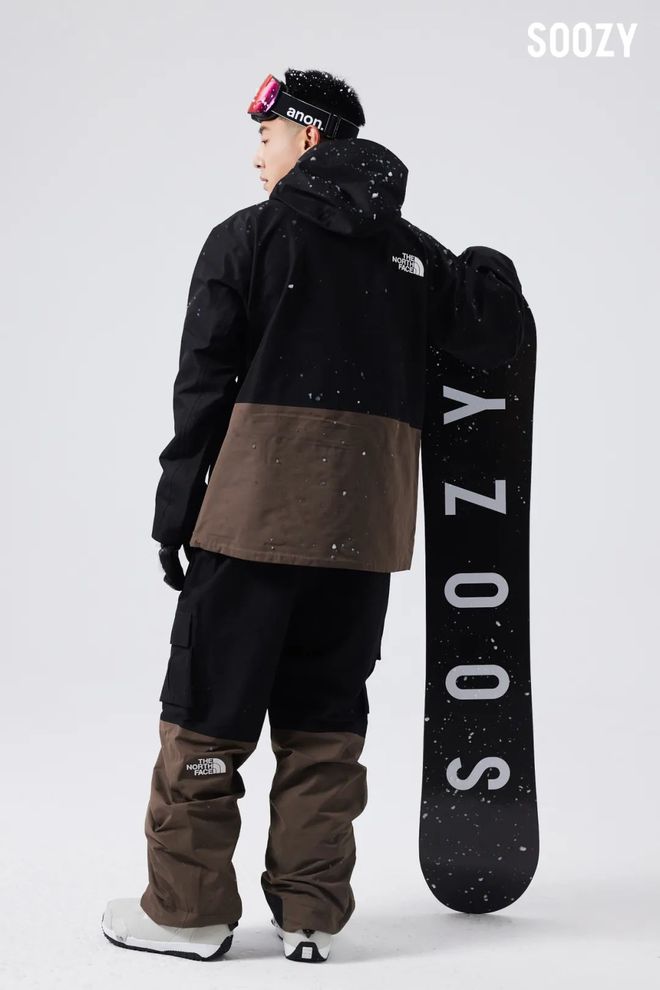 滑大雪穿大牌！6款男士单板滑雪服推荐(图8)
