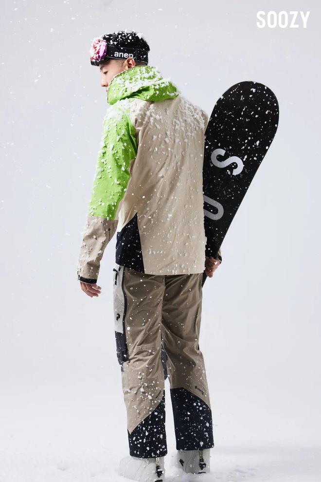 滑大雪穿大牌！6款男士单板滑雪服推荐(图24)