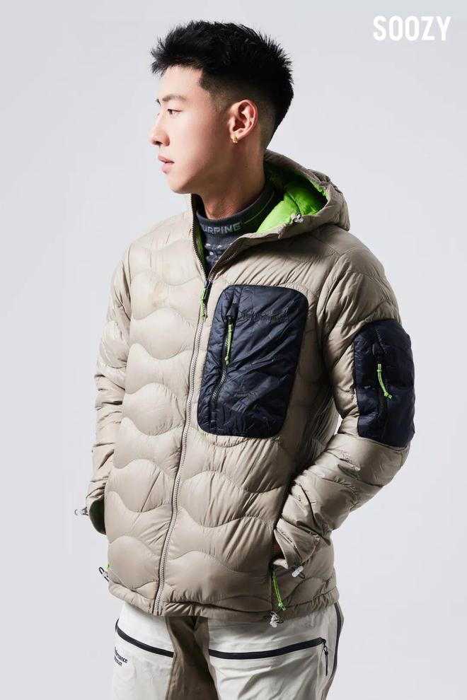 滑大雪穿大牌！6款男士单板滑雪服推荐(图26)