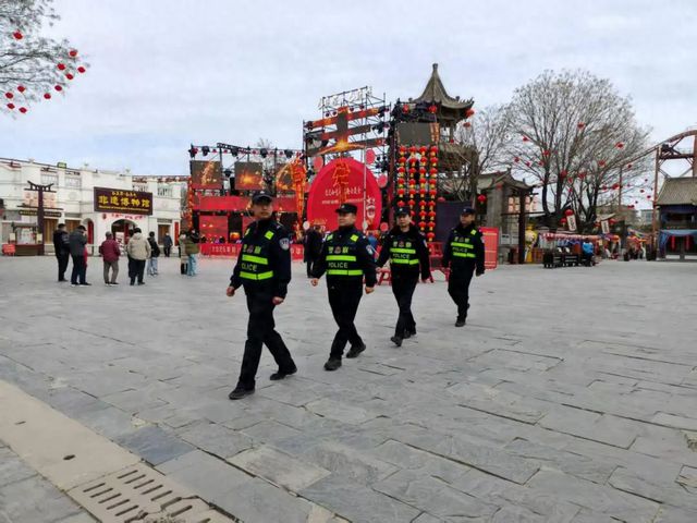 完美体育白鹿原上“东道主”滑雪场里“守护者”(图1)