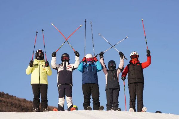 完美体育网站火热的冰雪经济之下一个冰冷的事实(图1)