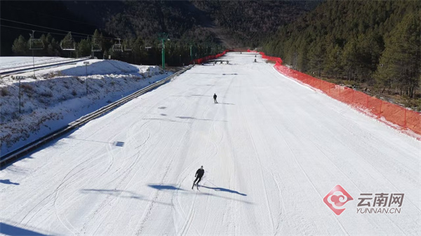 【早安云南·云游】是时候“雪”脉觉醒了！家门口的滑雪场约起来(图1)