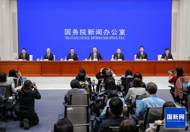 完美体育国家发展改革委副主任出席国新办发布会介绍提振消费有关情况并回答记者提问(图1)