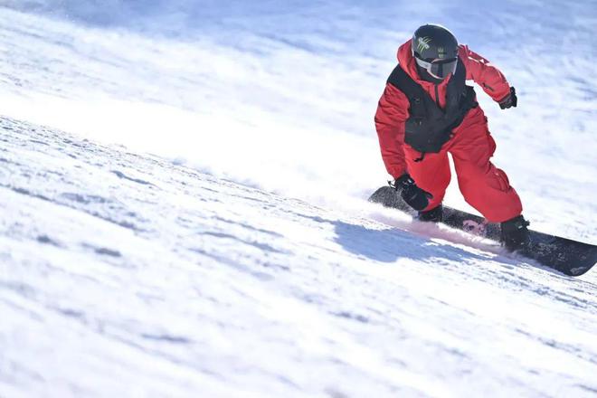 出片又解压！在郑州感受冰雪上的“速度与激情”(图5)
