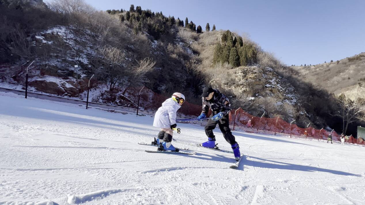 完美体育网站“雪脉”觉醒畅享冬日激情(图3)