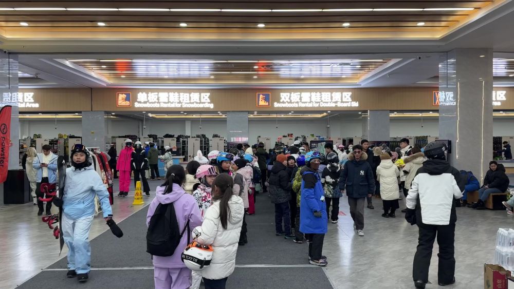 新春走基层在人类滑雪起源地上“最幸福的体育课”(图7)