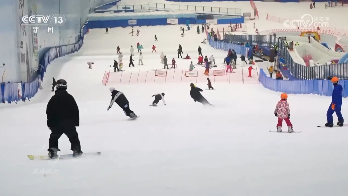 完美体育冰雪春天从北到南冰雪运动点燃经济增长新引擎(图1)