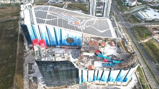 全球最大室内滑完美体育雪场建设进入收尾明年将开业(图1)